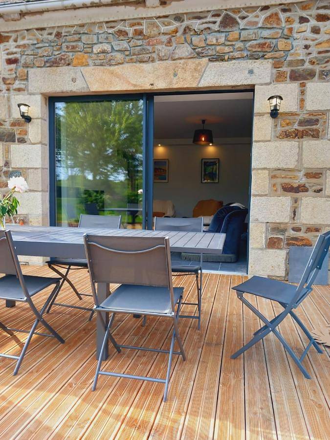 Ferienhaus für 9 Personen, mit Terrasse und Garten
