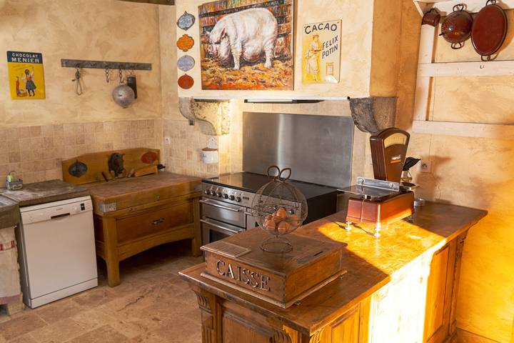 Gîte pour 13 personnes, avec jardin et terrasse dans Nièvre - 3