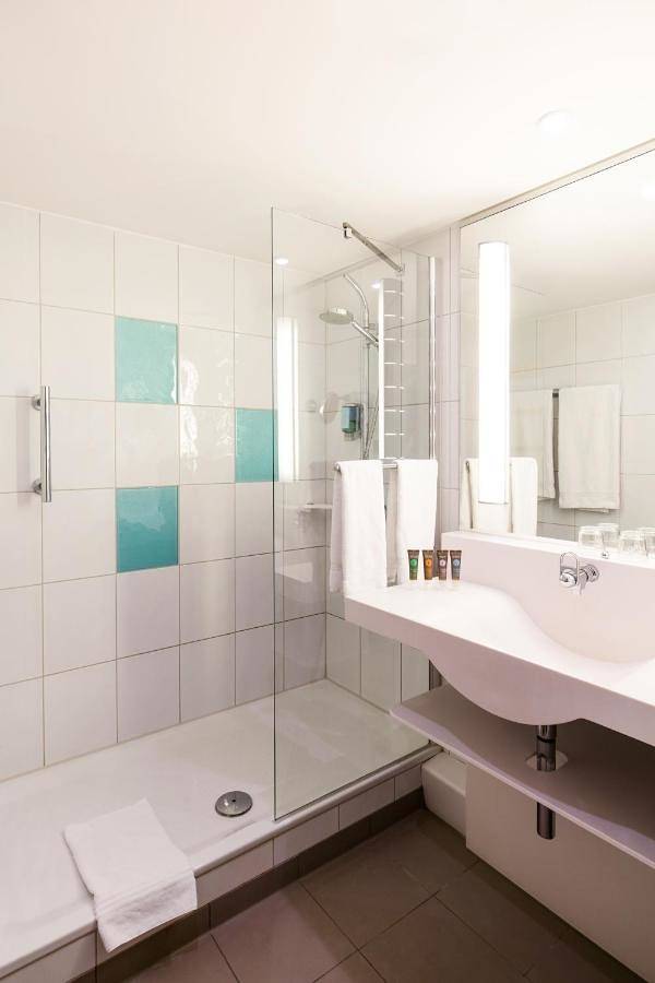 Hôtel pour 2 personnes, avec terrasse et jardin à Lescar - 2