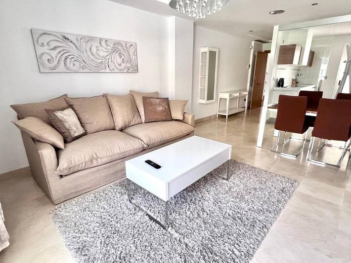 Apartamento de vacaciones para 4 personas, con piscina y piscina para niños además de vistas y balcón - 1