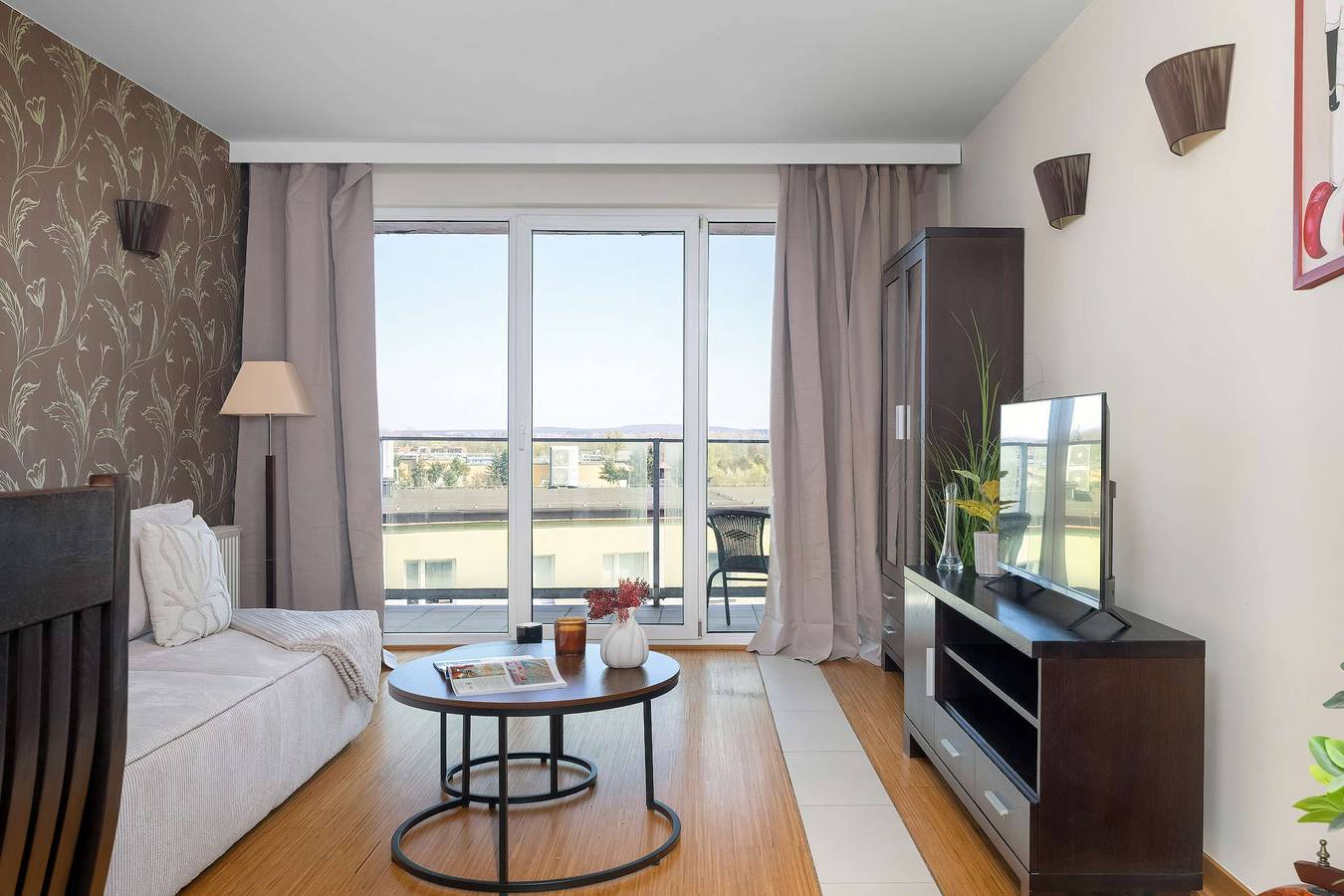 Apartamento entero, Modern Apartment with Balcony | Parking | Close to Citadel Park in Poznań, Gran Polonia (región histórica)