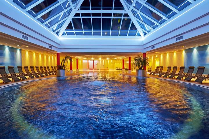 Hotel für 4 Personen, mit Garten und Pool sowie Sauna und Ausblick in Friedrichroda