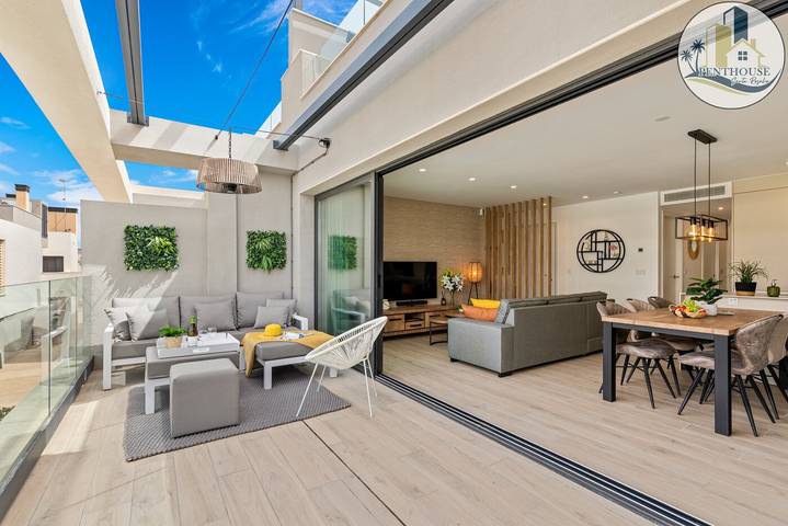 Entire apartment, Apartment 'Penthouse Santa Rosalia' with Private Pool, Wi-Fi and Air Conditioning in Mar Menor Polaris World, Torre Pacheco