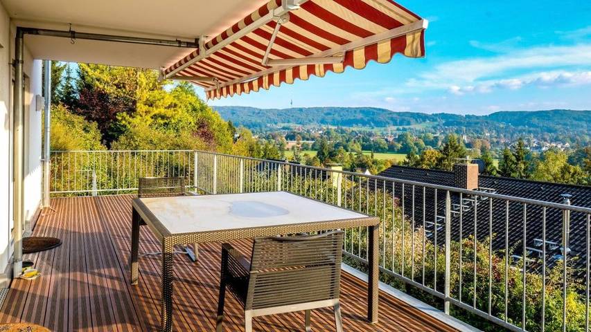 Ferienwohnung für 3 Personen, mit Balkon und Terrasse sowie Ausblick in Weil am Rhein