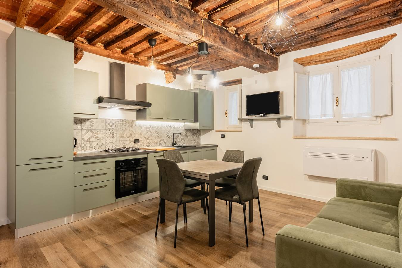 Geheel appartement, Appartement 'I Due Ciueli' met Wi-Fi en airconditioning in Pescia, Provincie Pistoia