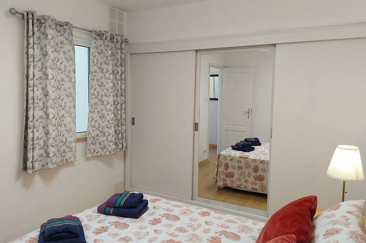 Ganze Wohnung, Horizon Apartment: Large Terrace and Panoramic Ocean View on the Waterfront in Los Cristianos, Arona