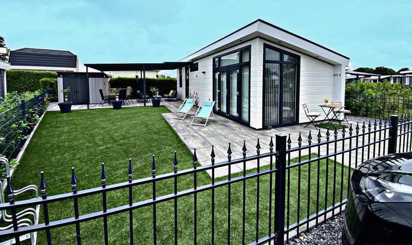 Ferienhaus für 5 Personen, mit Terrasse und Garten sowie Pool