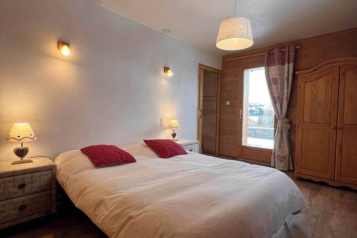 Chalet pour 14 personnes, avec jardin à Albiez-Montrond - 2