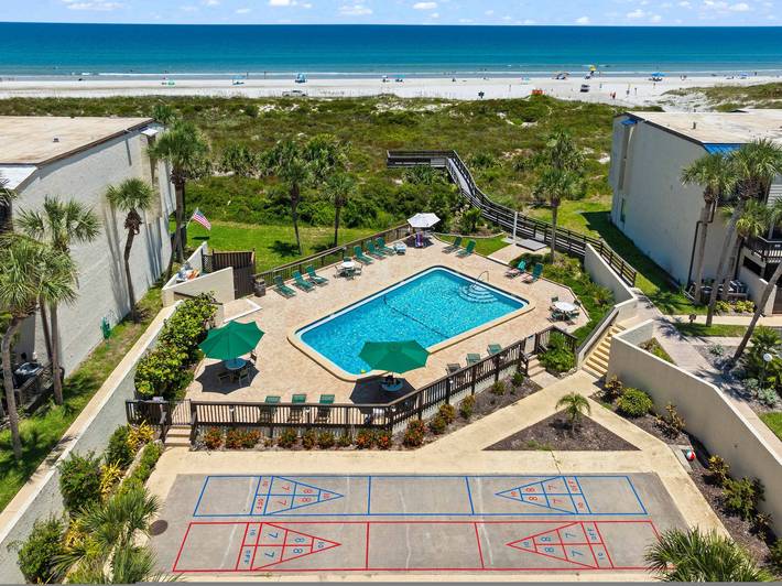 Apartment for 6 people, with balcony and yard as well as pool, kid friendly in St. Augustine