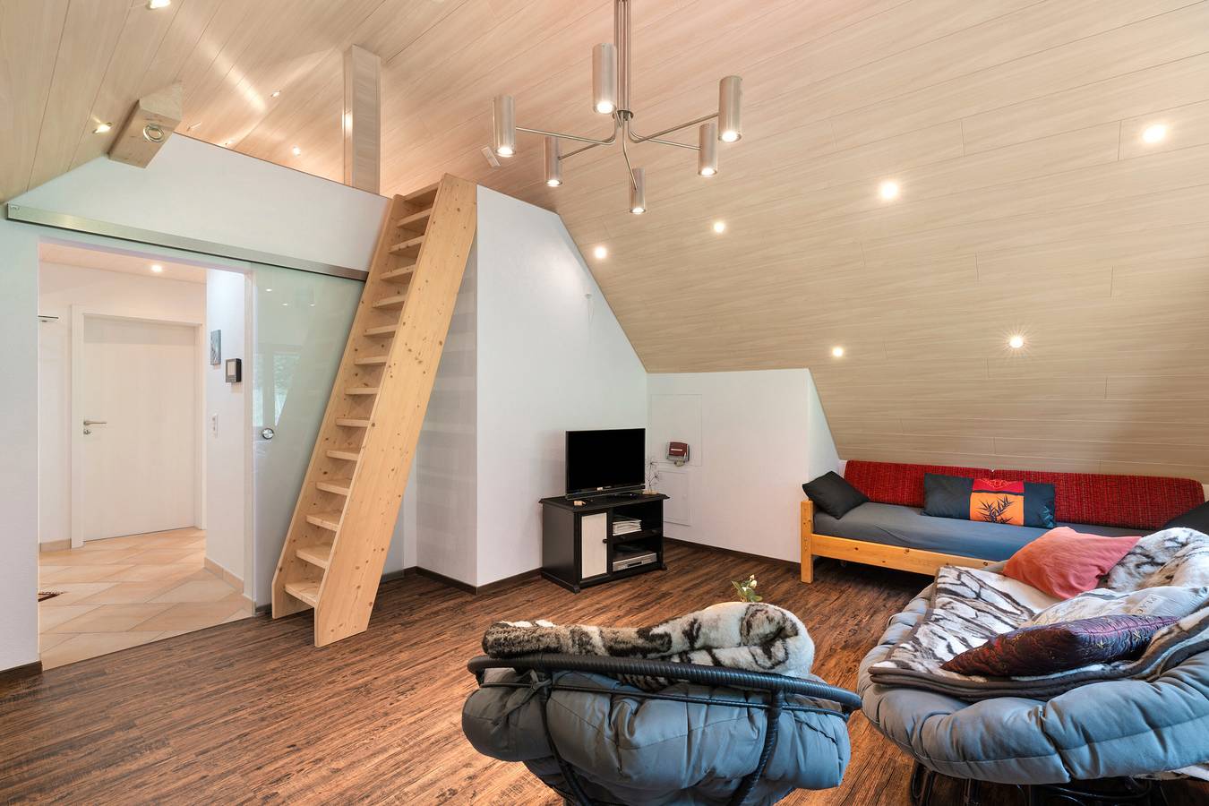 Ganze Wohnung, Ferienwohnung 'Höfleblick' mit exzellentem Blick aufs Höfle, privatem Balkon und Wi-Fi in Oppenau, Mittlerer Schwarzwald