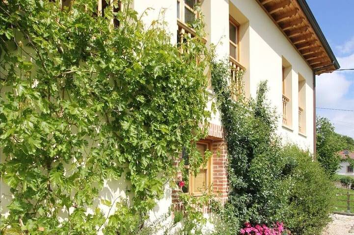 House in mountain location with amazing views. in Berodia, Cabrales