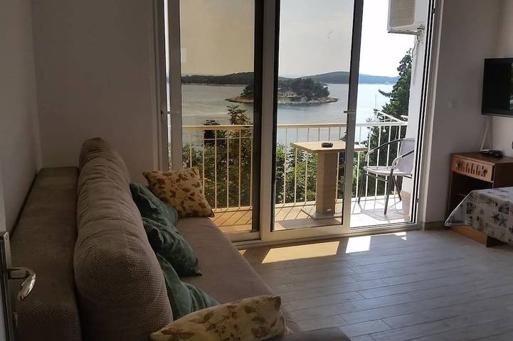 Holiday rental for 6 people on Hvar