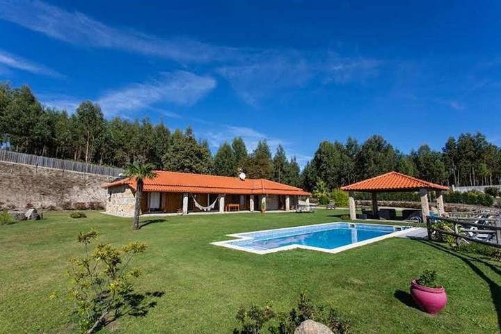 Chalet para 9 personas, con terraza además de piscina y jardín, Se admiten mascotas - 1