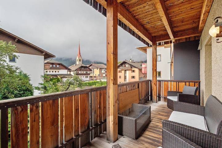 Hel lejlighed, Apartment "Kriendl Nr 2" with Mountain View, Private Terrace & Wi-Fi in Mitterolang - Valdaora di Mezzo, Olang