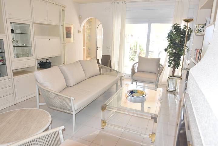 Casa rural para 6 personas, con jardín además de terraza y vistas al mar, Se admiten mascotas en Castellón de Ampurias - 4