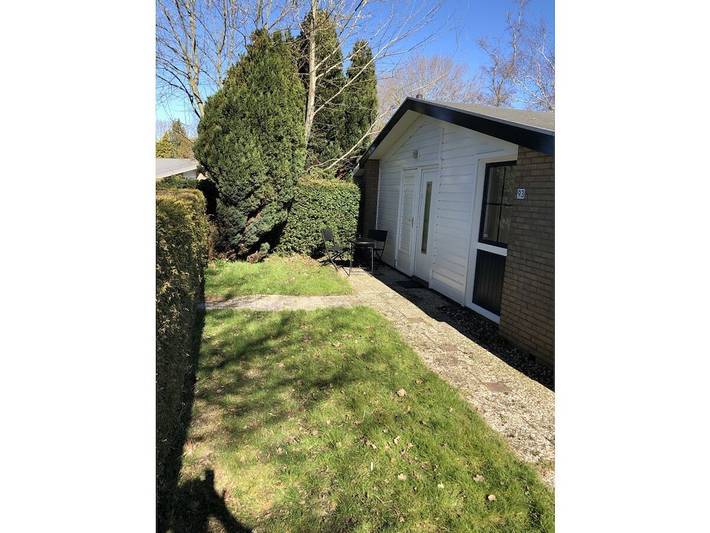 Bungalow voor 4 personen, met Terras en Tuin in Andijk