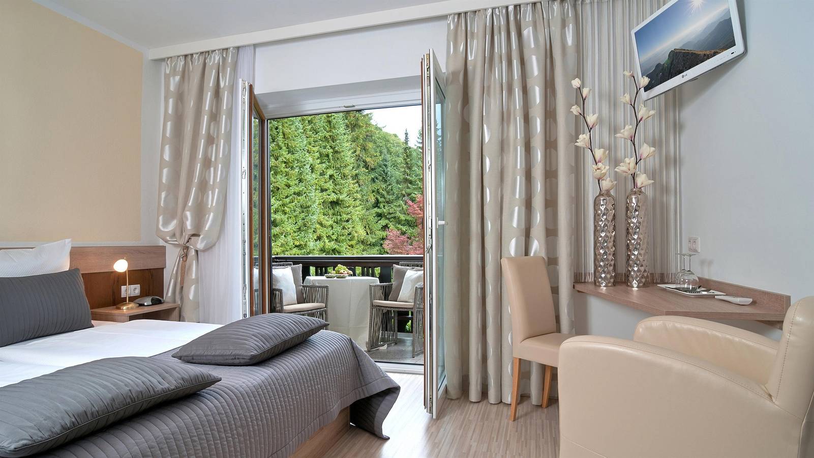 Doppelbettzimmer mit Balkon in Karavanke in Pohorje, Villach