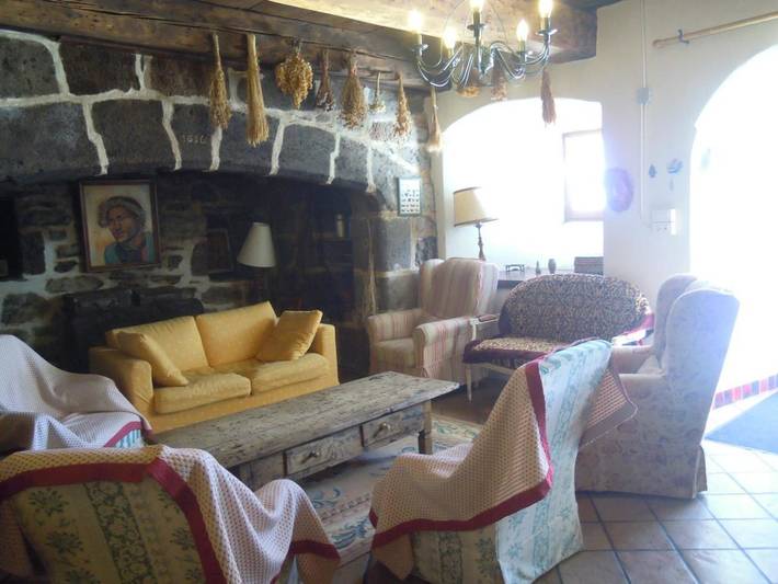 Gîte pour 10 personnes, avec vue et jardin, adapté aux familles à Les Estables - 4