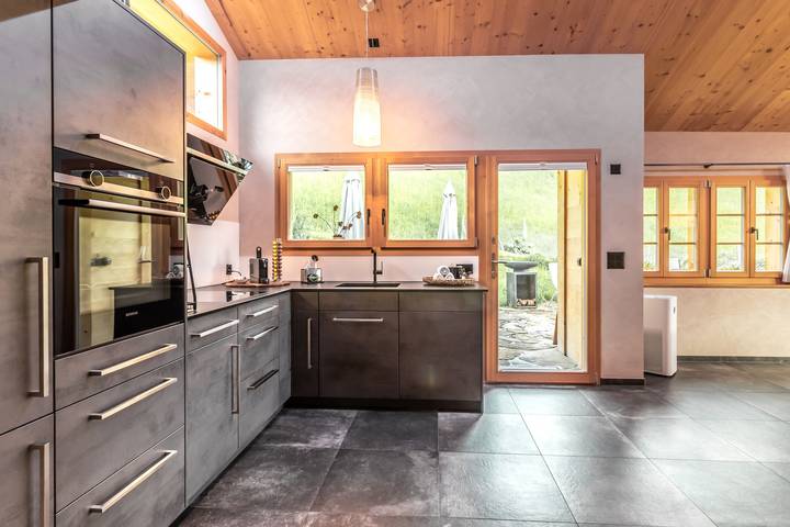 Ferienhaus für 8 Personen, mit Ausblick und Terrasse sowie Garten, mit Haustier in Diemtigen