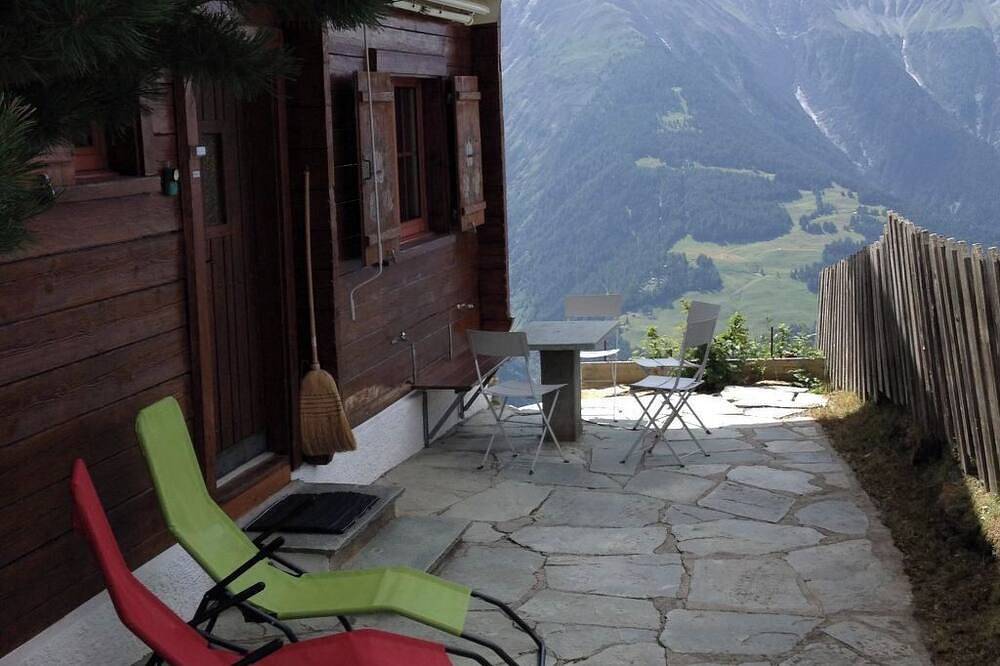 Ganze Wohnung, Sunneschy 1. Og Süd Appartement/Fewo, Dusche, Wc 3 Zimmerwohnung, 6-Betten in Riederalp, Aletsch Arena