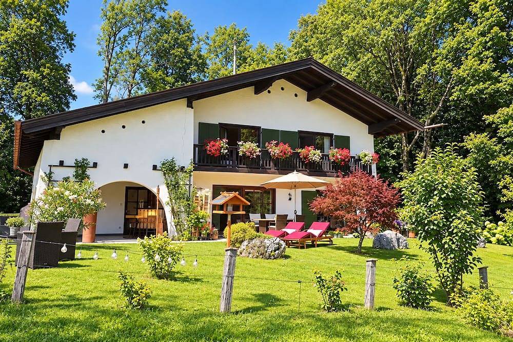 Apartamento entero, Picturesque vacation rental in the Tegernsee Valley with a sauna and garden in Waakirchen, Alpes Bávaros