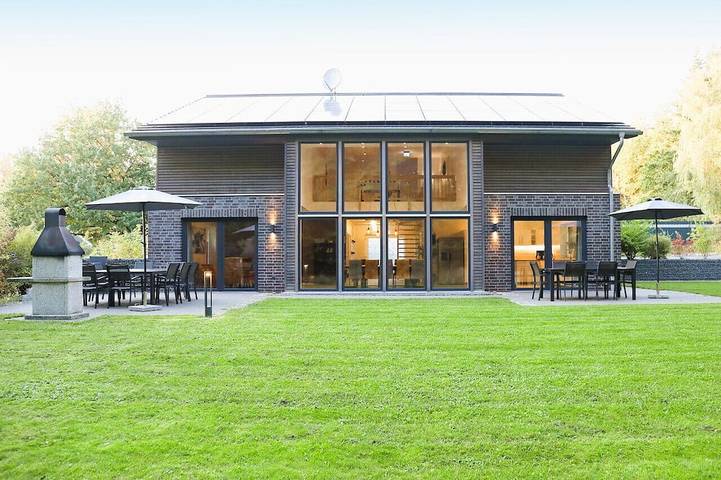 Villa für 20 Personen, mit Sauna und Balkon sowie Garten