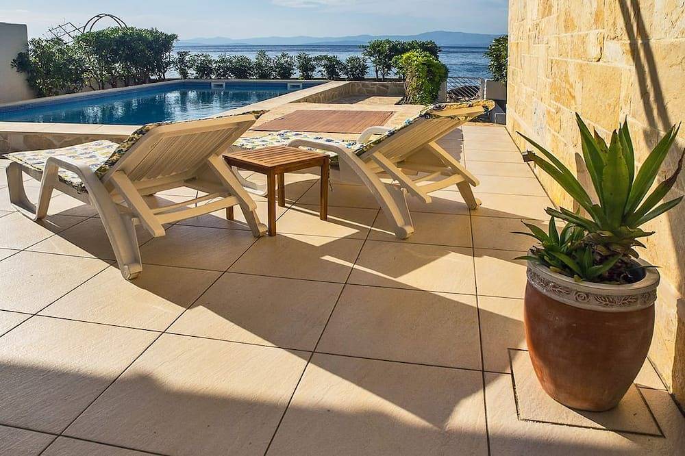 Beachfront twin villa, private heated pools and amazing sea views - Villa Violet in San Pietro di Brazza, Brac