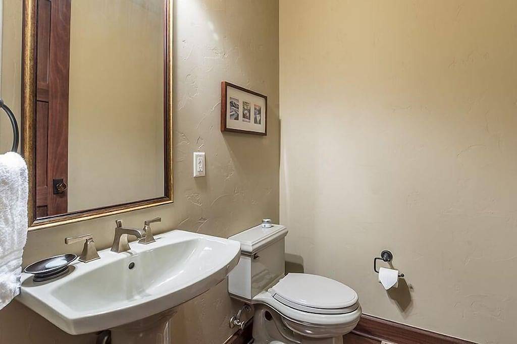 Ganze Wohnung, Die Victoria 4 von Skyrun! Schritte zu Bars / Restaurants! Ermäßigte Aktivitäten! in Steamboat Springs, Medicine Bow-Routt Nationalwald