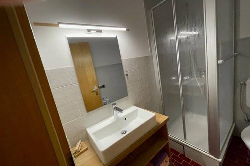 Ganze Wohnung, Radler-und Wanderer-Ferienwohnung - Appartment, 2 Schlafzimmer in Bad Bayersoien, Bayerische Alpen