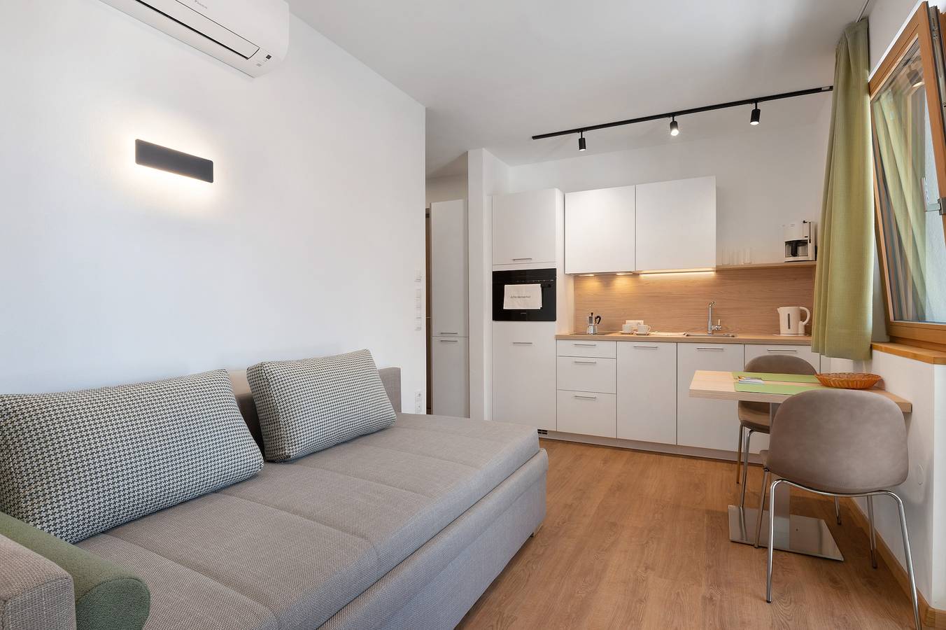 Ganze Wohnung, Ferienwohnung 'Unterdornerhof Typ D' mit Bergblick, privater Terrasse und Wi-Fi in Algund, Texelgruppe