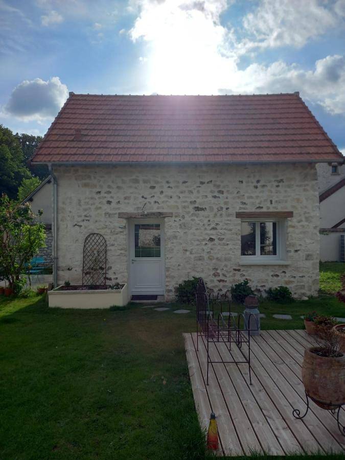 Location de vacances pour 2 personnes, avec terrasse et jardin à Bois-Jérôme-Saint-Ouen - 3