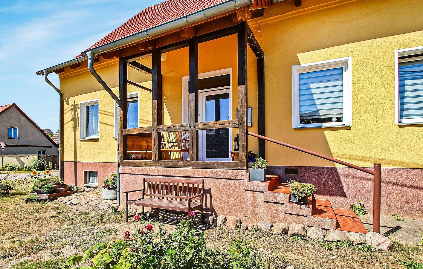 Ganze Ferienwohnung, Rückzugsort im Stadtzentrum mit Flussblick in Kieve, Müritz