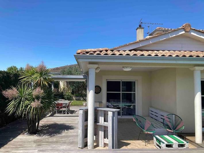 Location de vacances pour 6 personnes, avec jardin ainsi que piscine et terrasse à Léognan - 3