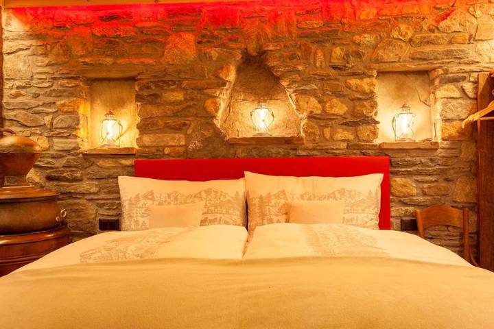 Chalet pour 4 personnes, avec jacuzzi ainsi que terrasse et sauna, animaux acceptés à Zermatt - 2