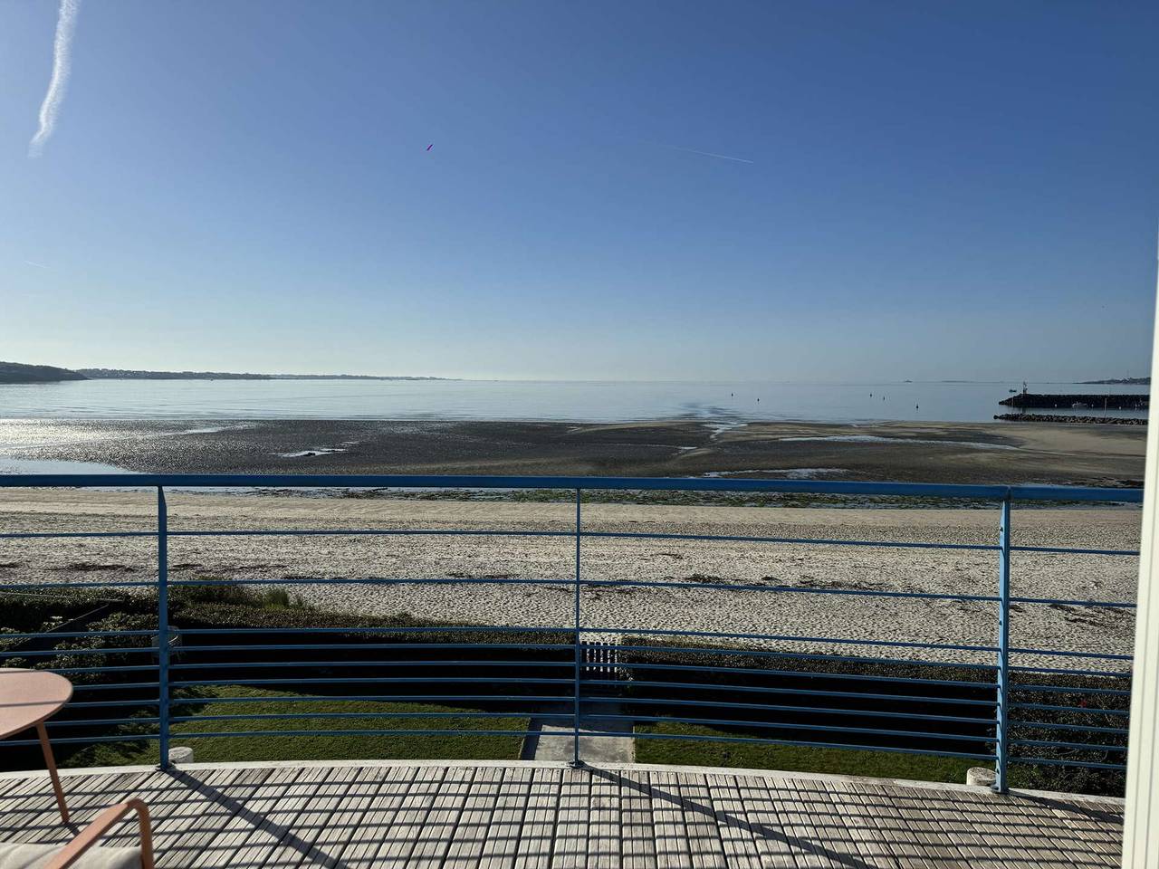 Appartement entier, La Forêt-Fouesnant, appartement rénové pour 2, accès direct plage in La Forêt-Fouesnant, Côte de Cornouaille