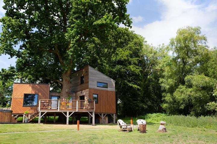 Camping for 2 people, with view and garden as well as terrace, with pets in Somerset