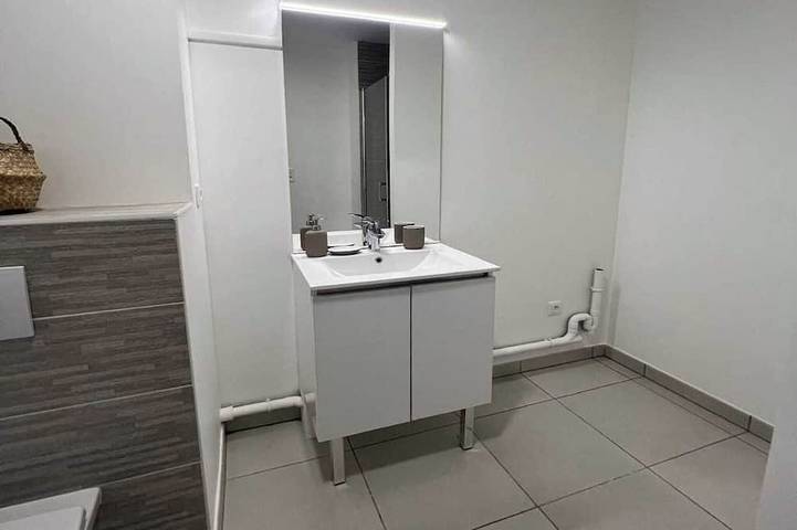 Entire apartment, Elegant Appt - 1Bdr/2P - Near Paris & La Défense in Suresnes, Hauts-de-Seine