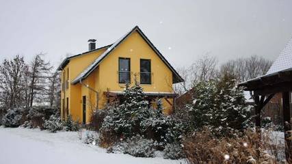 Ferienhaus für 7 Personen, mit Sauna und Terrasse sowie Seeblick, kinderfreundlich in Saal