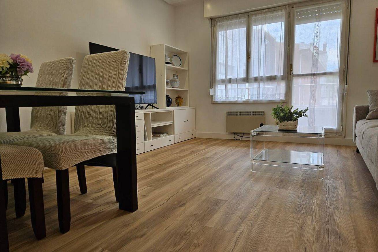 Ganze Wohnung, 25A05 Modern and Central Apartment in Luanco, Gozón