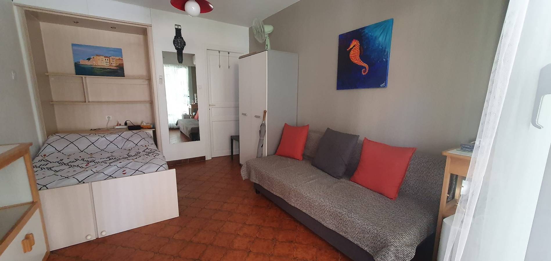 Studio entier, Beau studio avec terrasse proche de la mer in Saint-Mandrier-sur-Mer, Côte méditerranéenne (France)