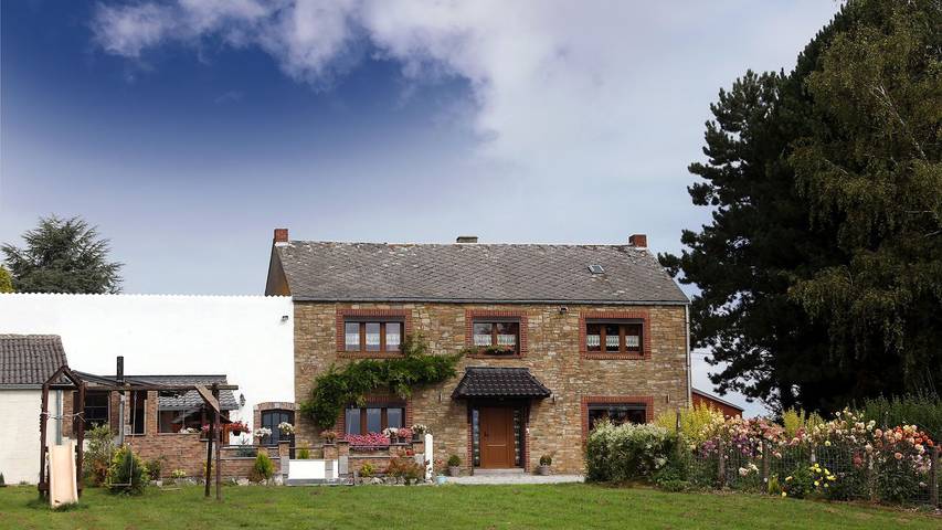 Maison de vacances pour 9 personnes, avec vue sur le lac ainsi que jardin et terrasse à Mettet