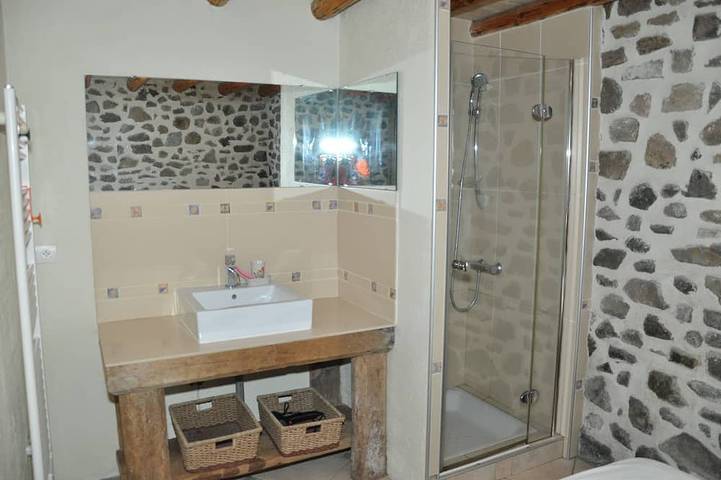 Gîte pour 2 personnes, avec jardin et terrasse à Vernines - 3