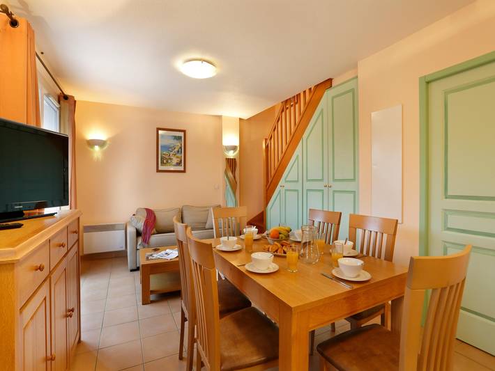 Location de vacances pour 6 personnes, avec terrasse et piscine, animaux acceptés à Tourrettes - 3