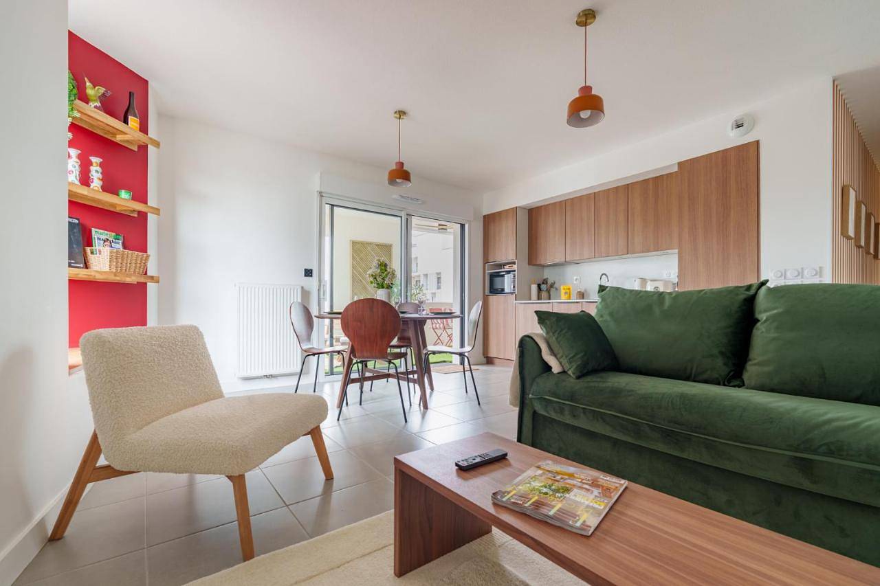 Appartement entier, L'Esplanade - T3 Design avec Parking et Mini-golf in Le Bouscat, Région de Bordeaux