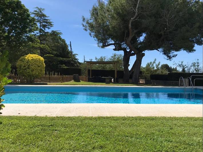 Casa rural para 14 personas, con jardín además de terraza y piscina, Se admiten mascotas en Provincia de Tarragona - 3