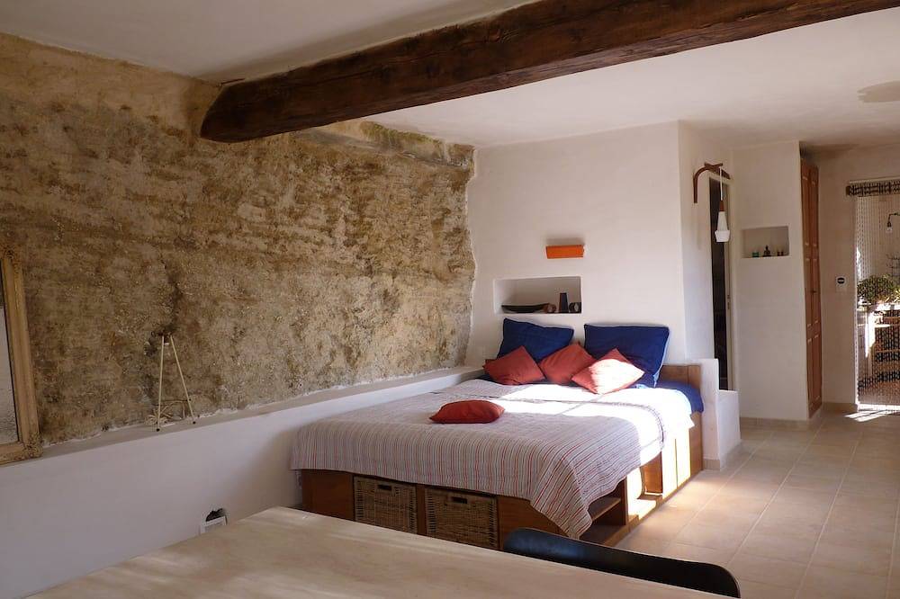 Apartamento entero, Provencal troglodyte La Baumo 2 in Le Beaucet, Parque natural regional del Mont Ventoux