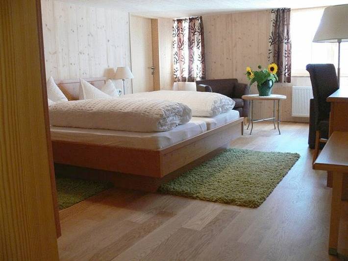 Gästehaus für 2 Personen, mit Terrasse und Garten sowie Sauna und Ausblick in Bezau