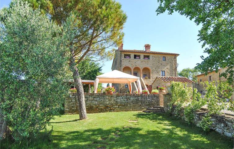 Holiday letting for 8 people in Arezzo