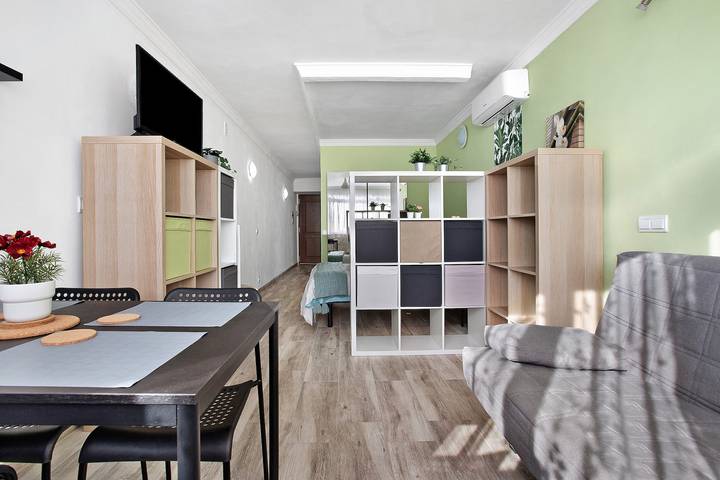 Ganzes Studio, Einzimmerapartment 'Estudio En La Cascada' mit Klimaanlage in Montemar Torremolinos, Torremolinos