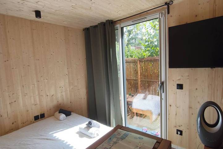 Tiny House 15 Minutes from Paris in Saint-Gratien, Valle del Oise